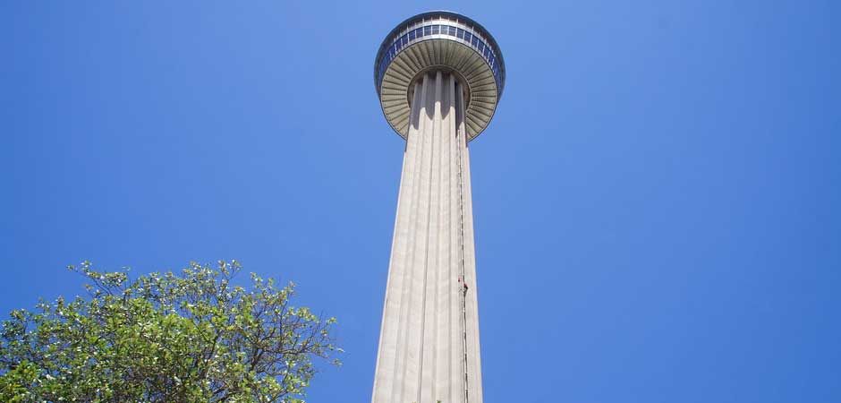Subir-a-la-Torre-de-las-Americas-San-Antonio